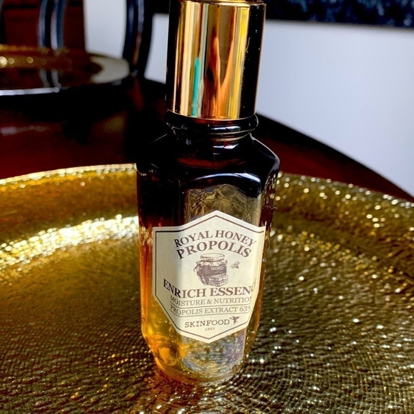 Skinfood Royal Honey Propolis Enrich Essence full size - Picture 2 of 3